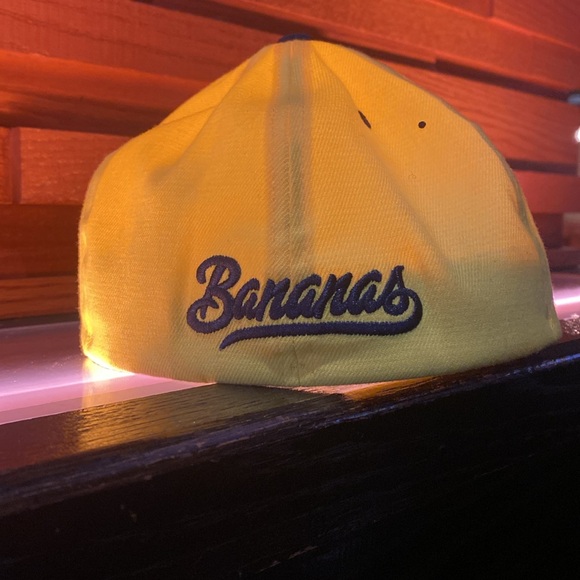 savannah banana baseball cap. Signed By players